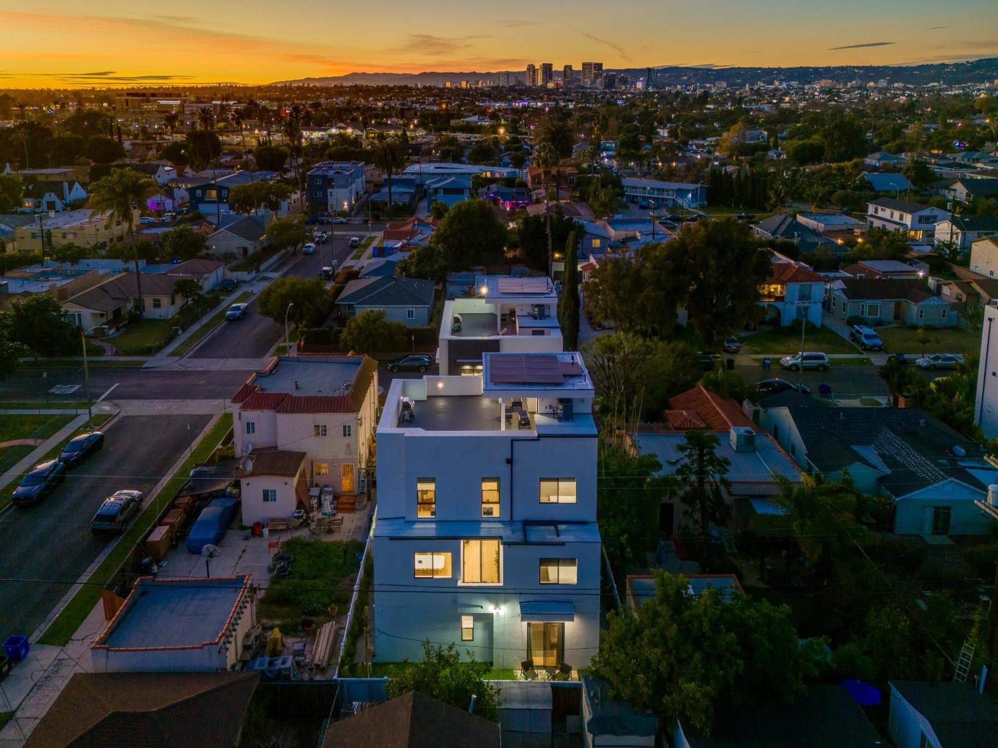 Brand New Modern 4 Bedroom House Pickfair Village Los Angeles Exterior photo